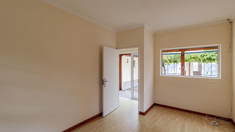 5 Bedroom Property for Sale in Myburgh Park Western Cape